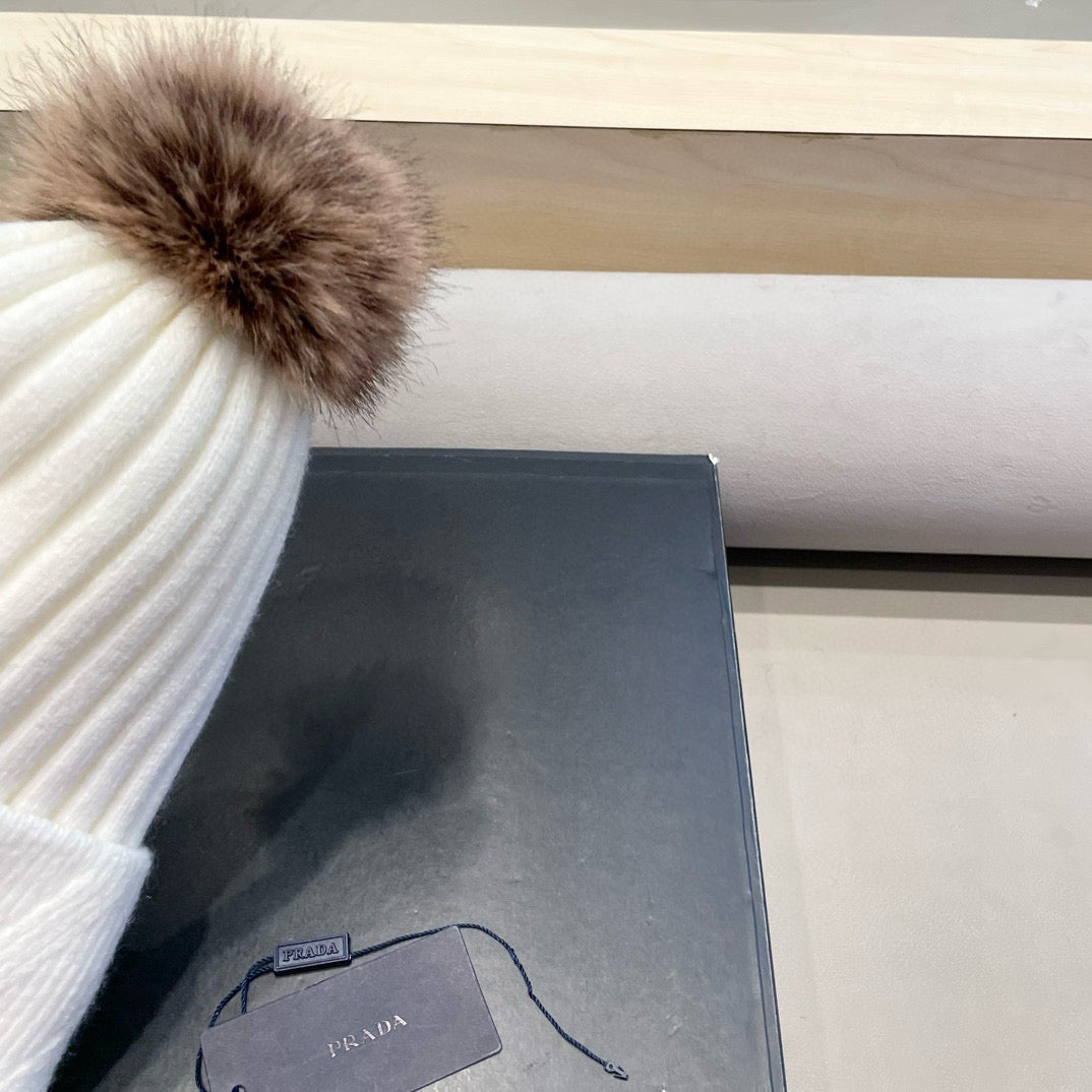 Prada Fleece-Lined Thick Real Fox Fur Pom-Pom Knitted White Hat 125677