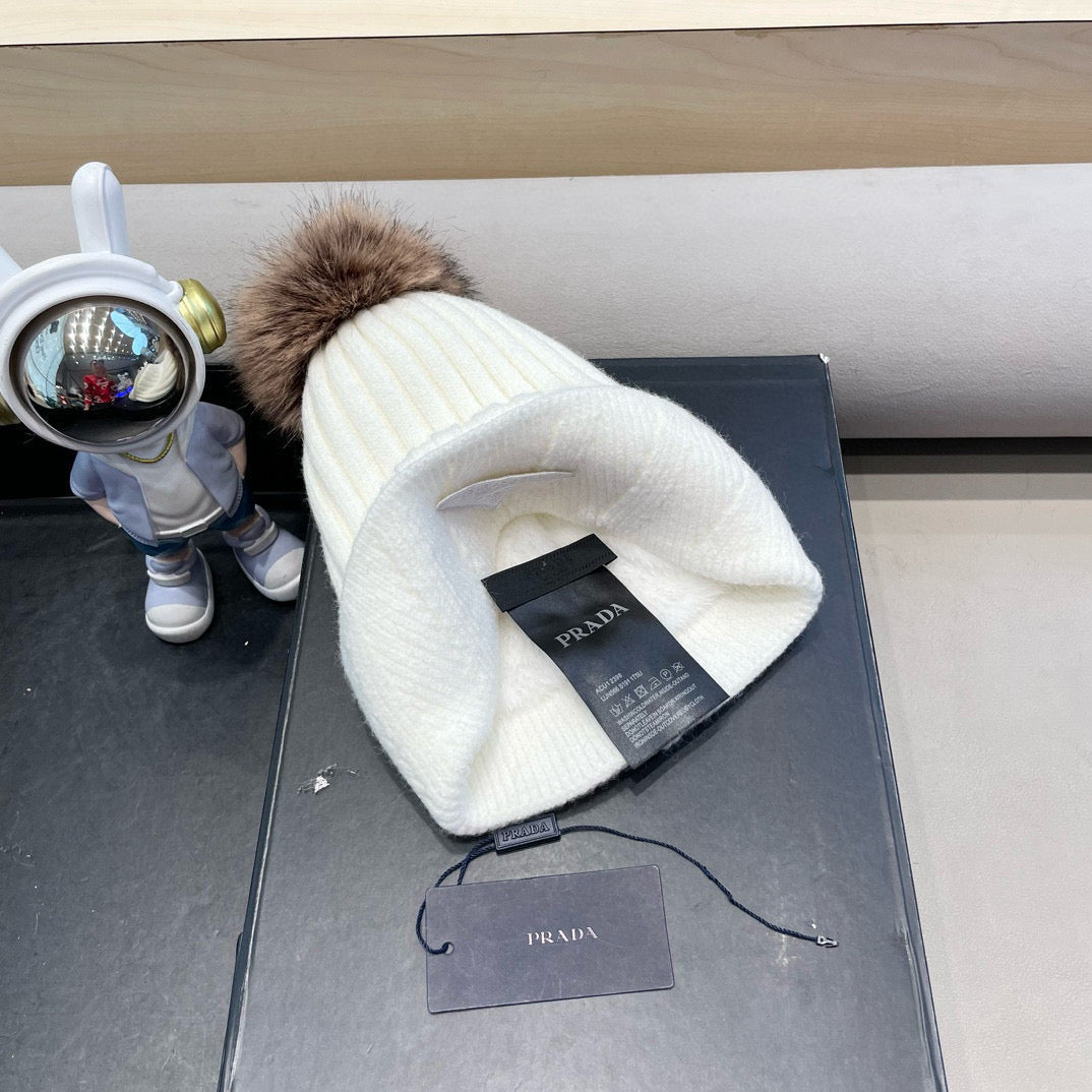Prada Fleece-Lined Thick Real Fox Fur Pom-Pom Knitted White Hat 125677
