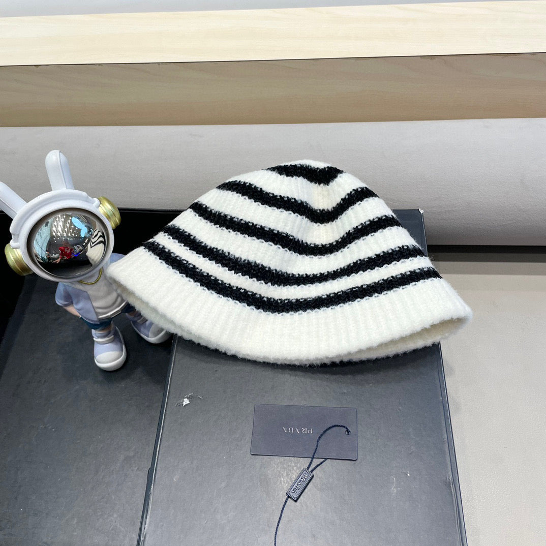 Prada Plush Bucket Hat Black Knitted Woolen Fabric 125668