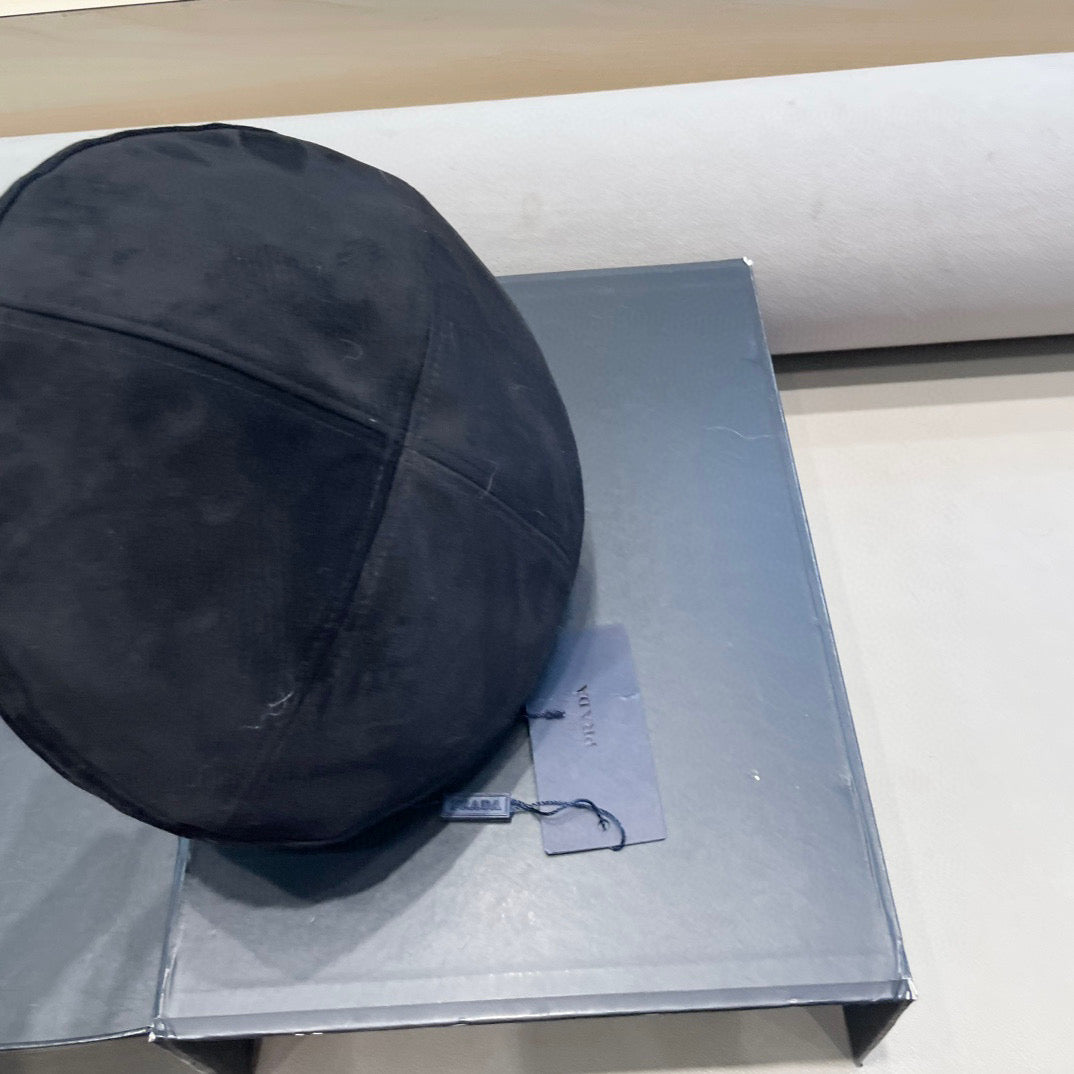 Prada 25 Women's Beret Black in Cloth 123100