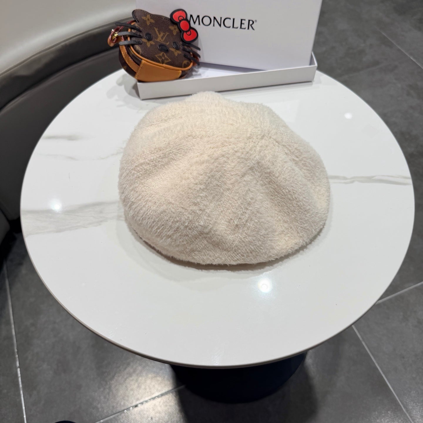 Prada 25 Iceland Beret White in Cashmere 125816