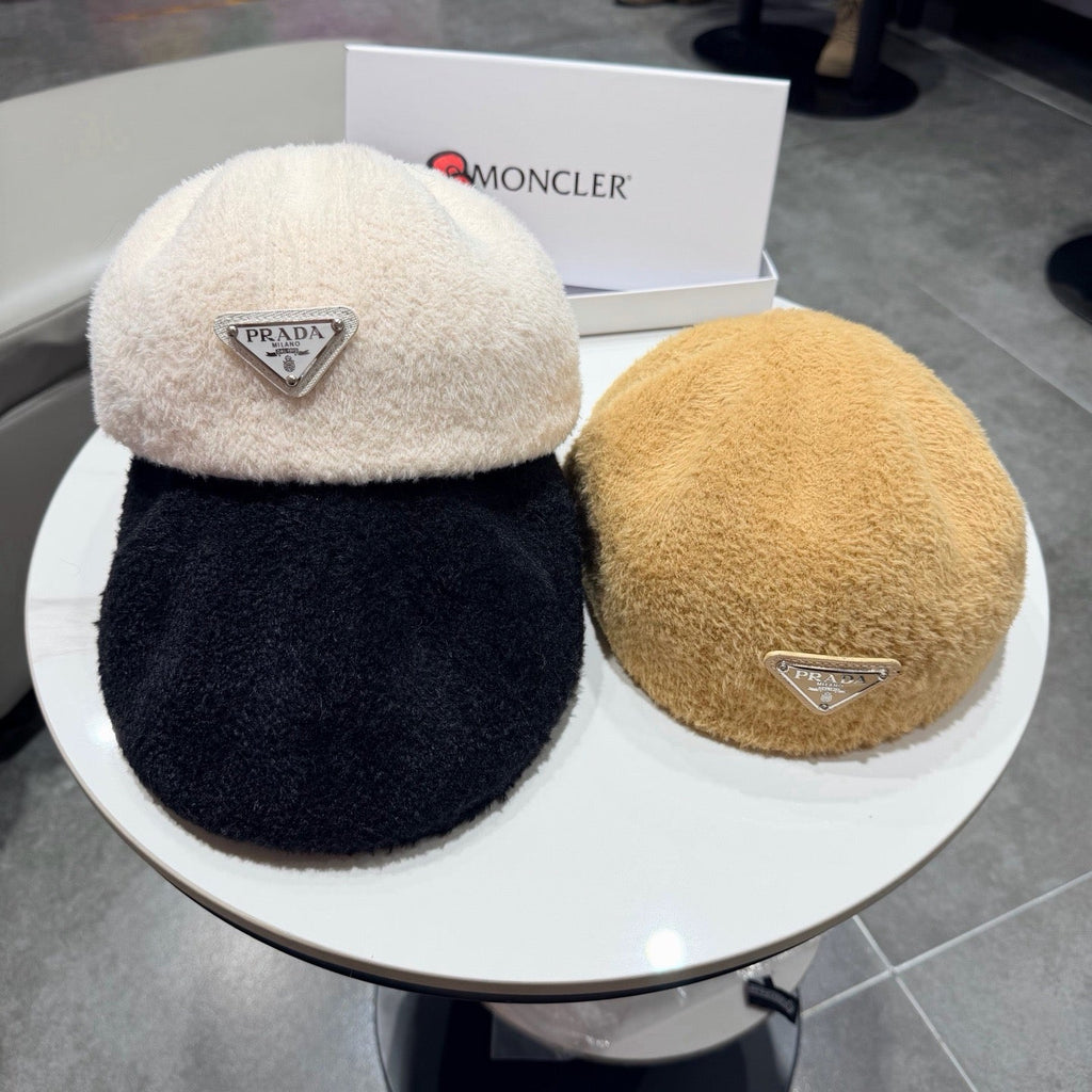 Prada 25 Iceland Beret White in Cashmere 125816