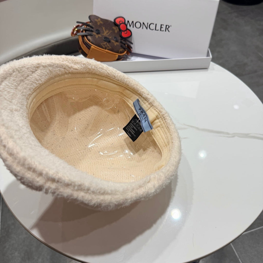 Prada 25 Iceland Beret White in Cashmere 125816