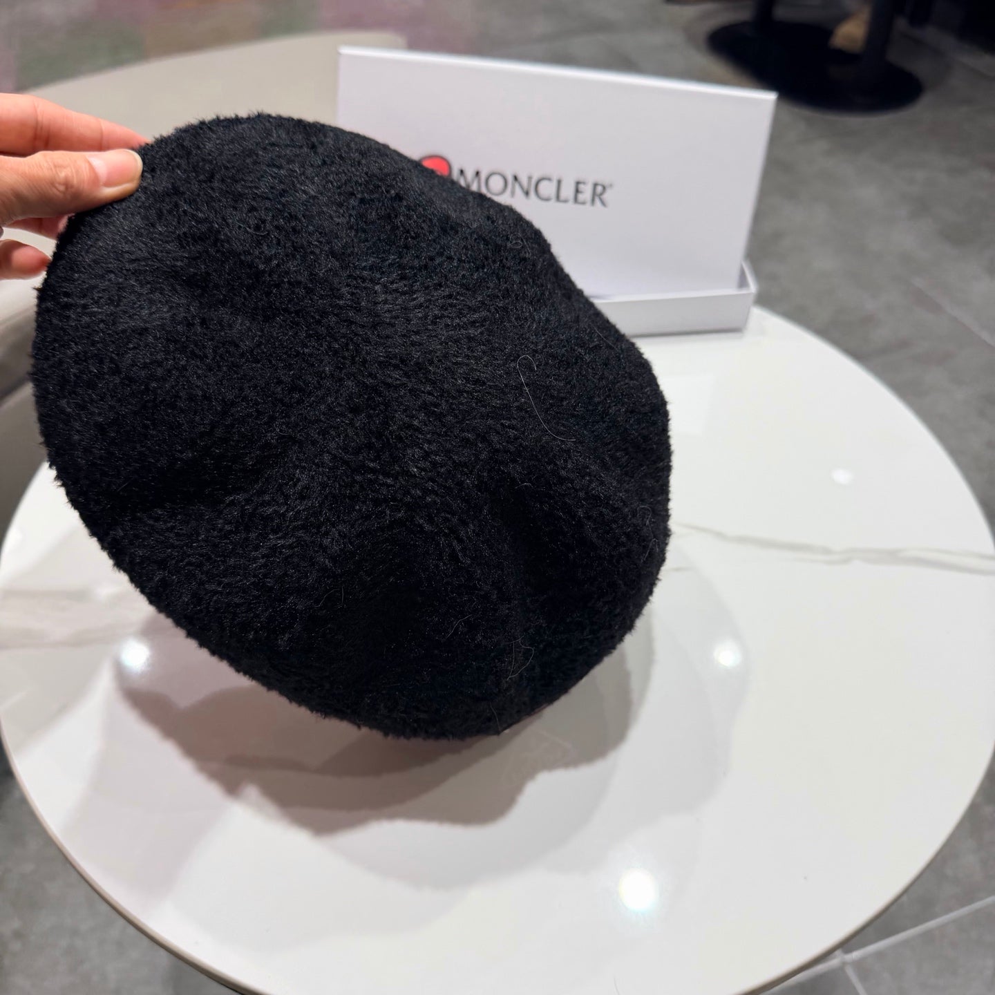Prada 25 Iceland Beret Black in Cashmere 125815