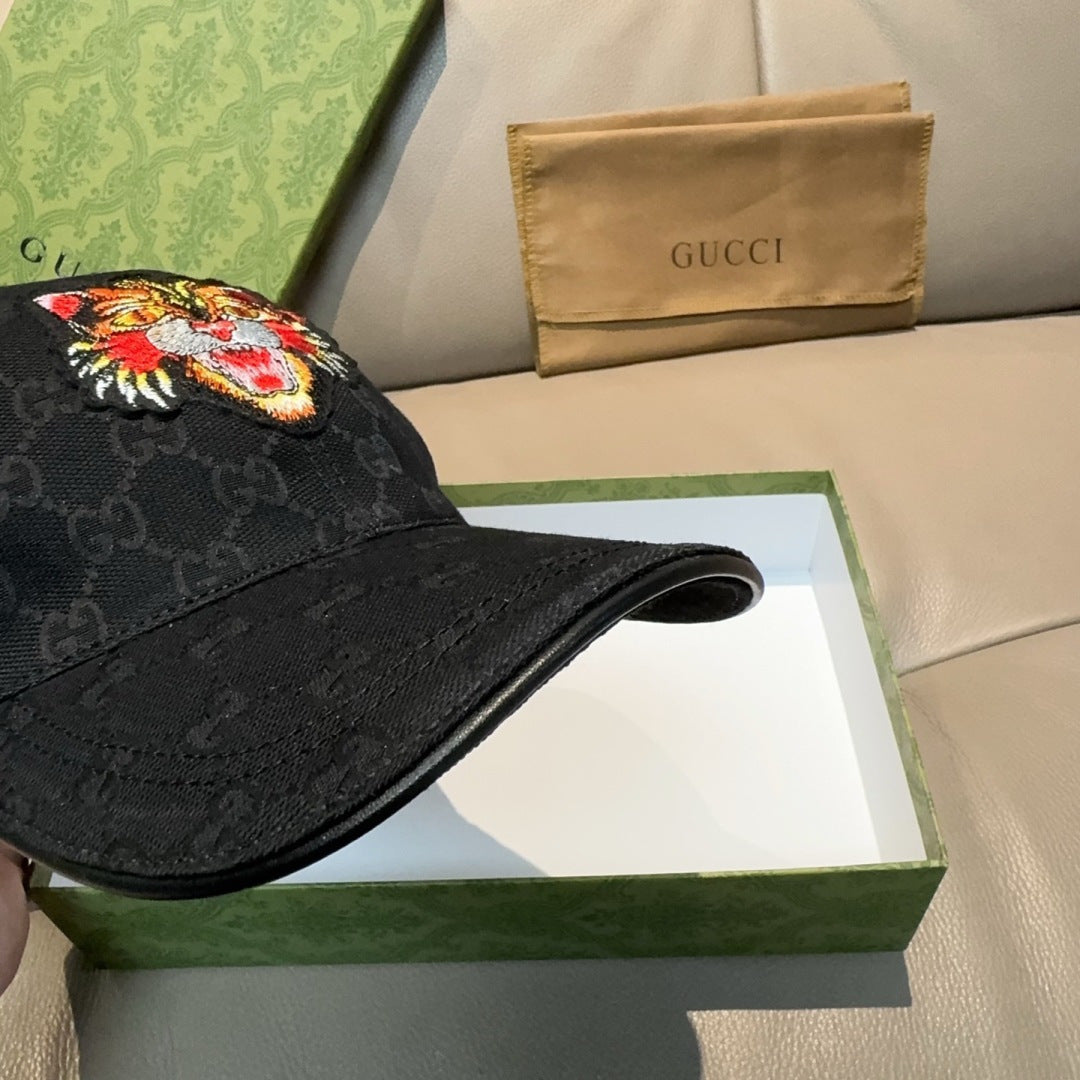 Gucci Baseball Cap with Tiger Print Black in Canvas 193858