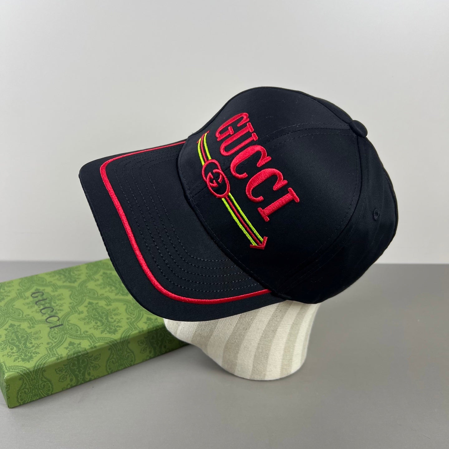 Gucci Baseball Cap Black in Cloth 194175