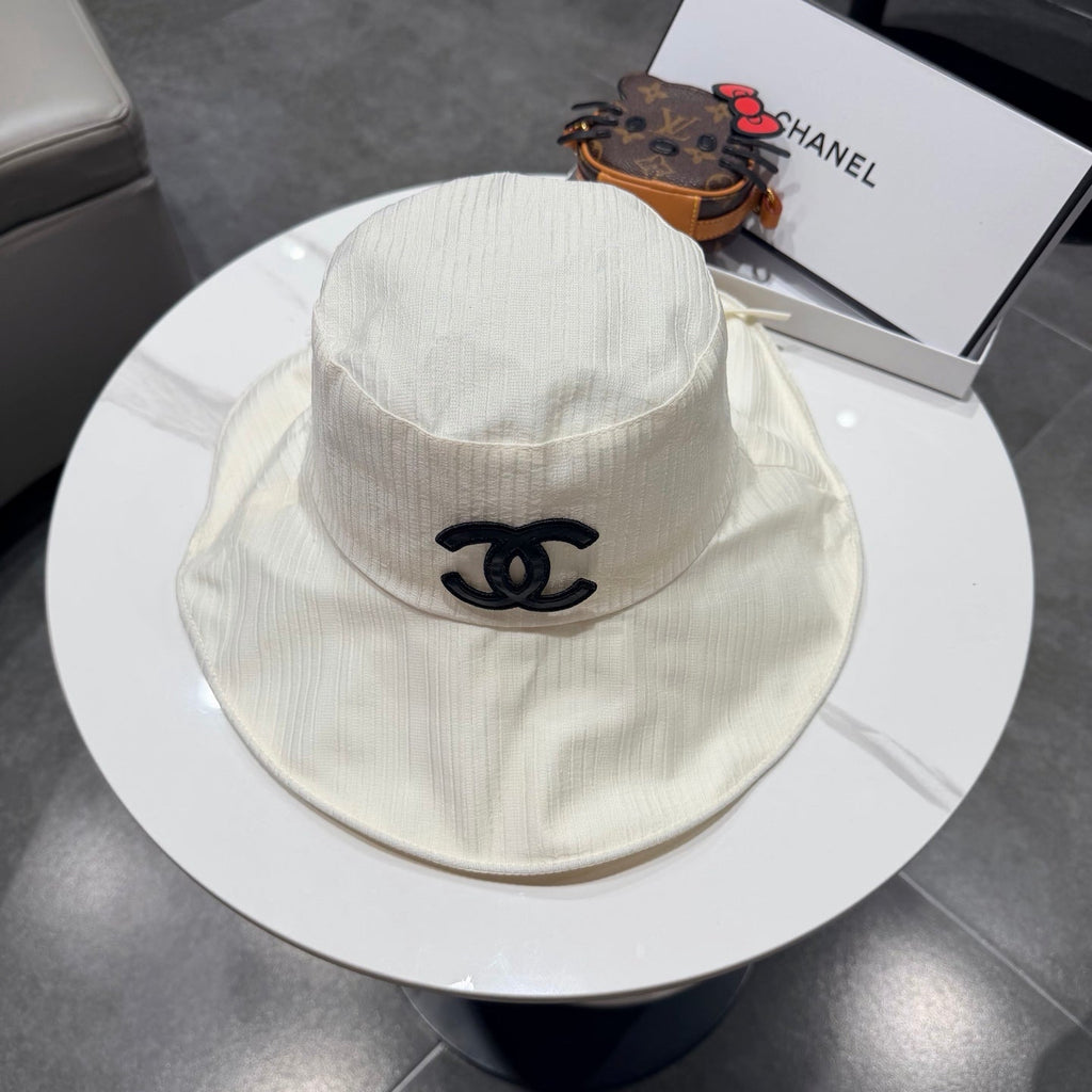 Chanel Wide-brimmed Bucket Hat White in Cloth 192258