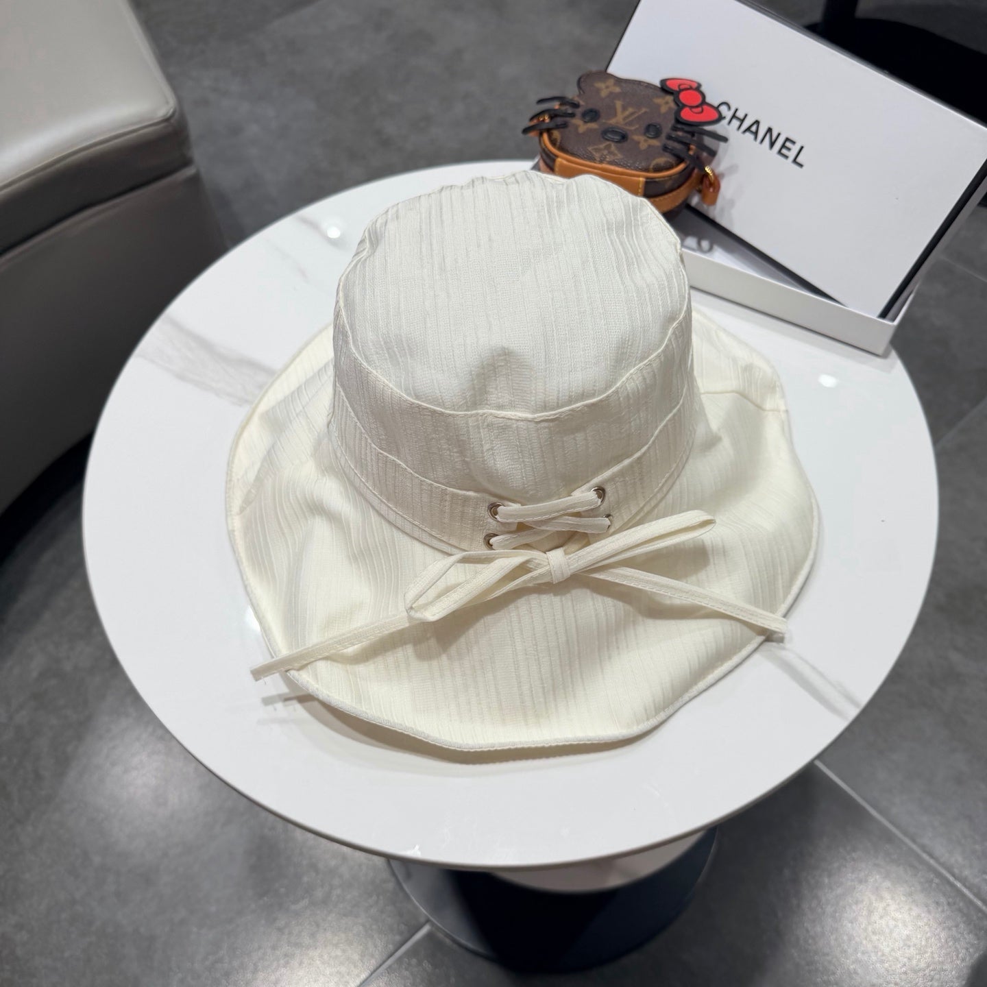 Chanel Wide-brimmed Bucket Hat White in Cloth 192258