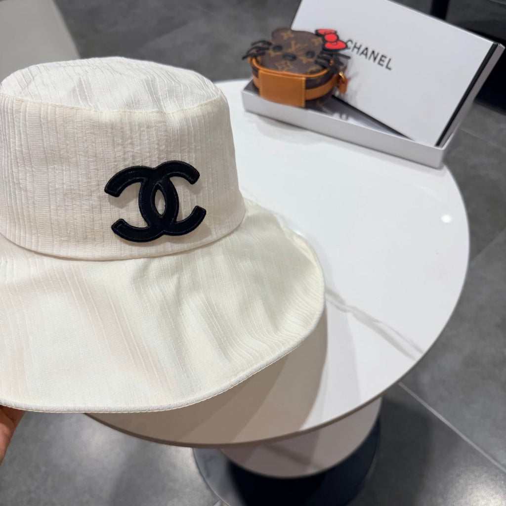 Chanel Wide-brimmed Bucket Hat White in Cloth 192258
