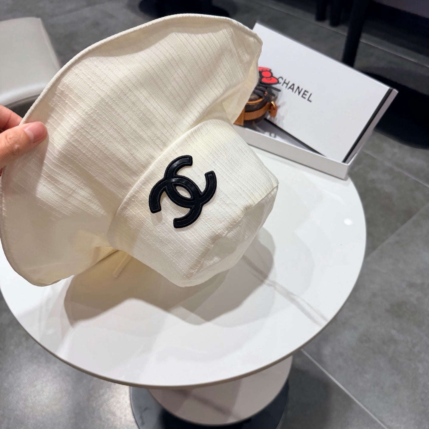 Chanel Wide-brimmed Bucket Hat White in Cloth 192258