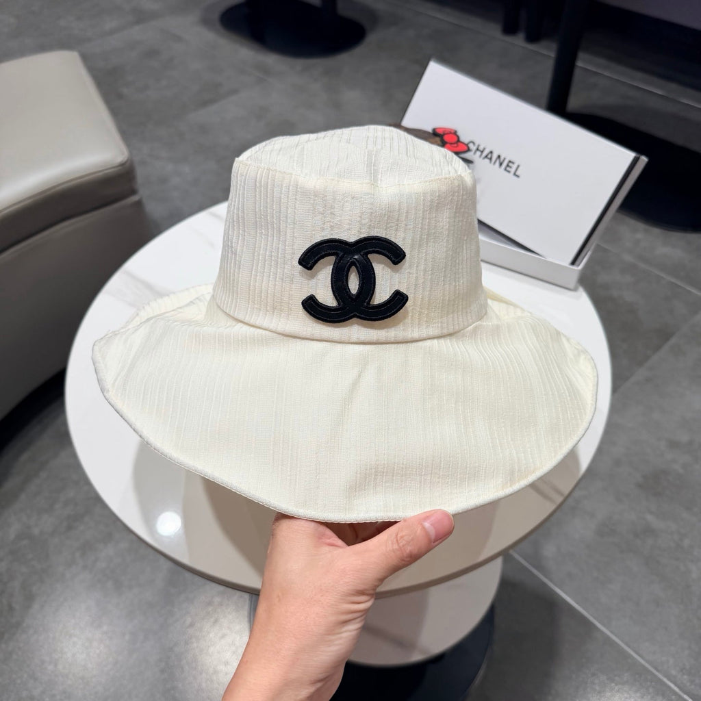 Chanel Wide-brimmed Bucket Hat White in Cloth 192258
