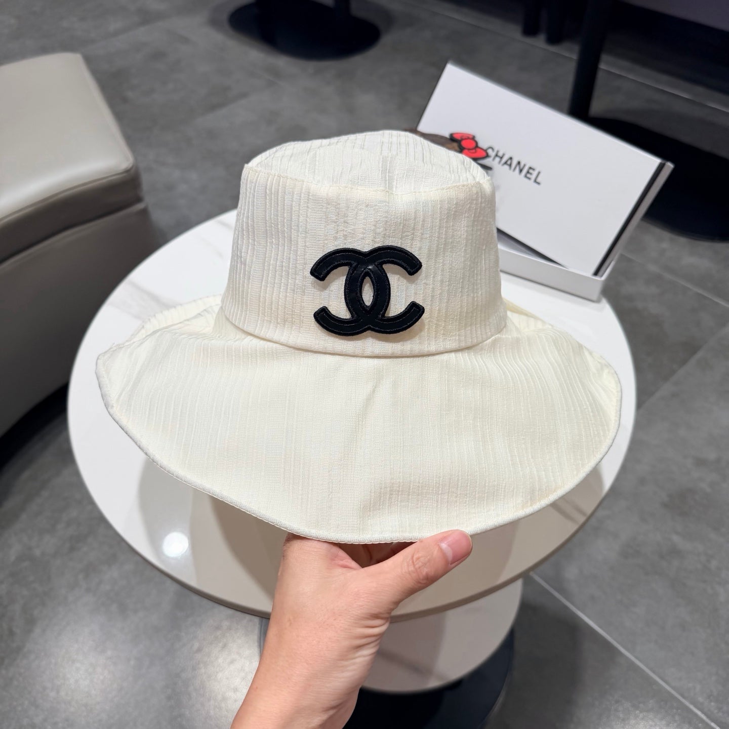 Chanel Wide-brimmed Bucket Hat White in Cloth 192258