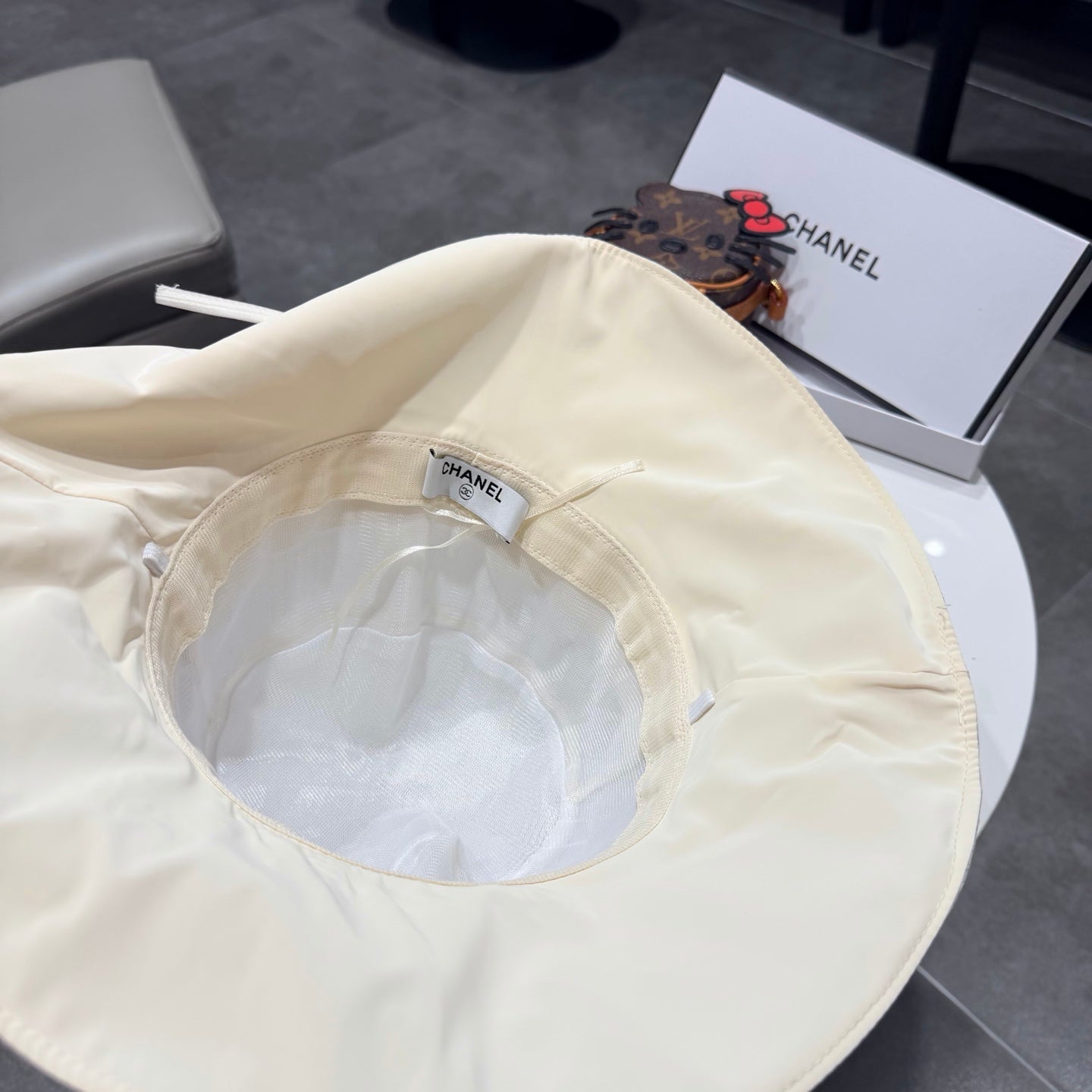 Chanel Wide-brimmed Bucket Hat White in Cloth 192258