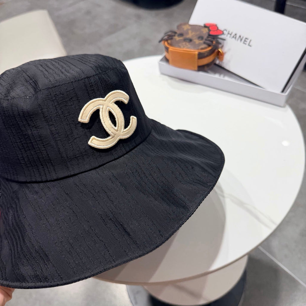Chanel Wide-brimmed Bucket Hat Black in Cloth 192257