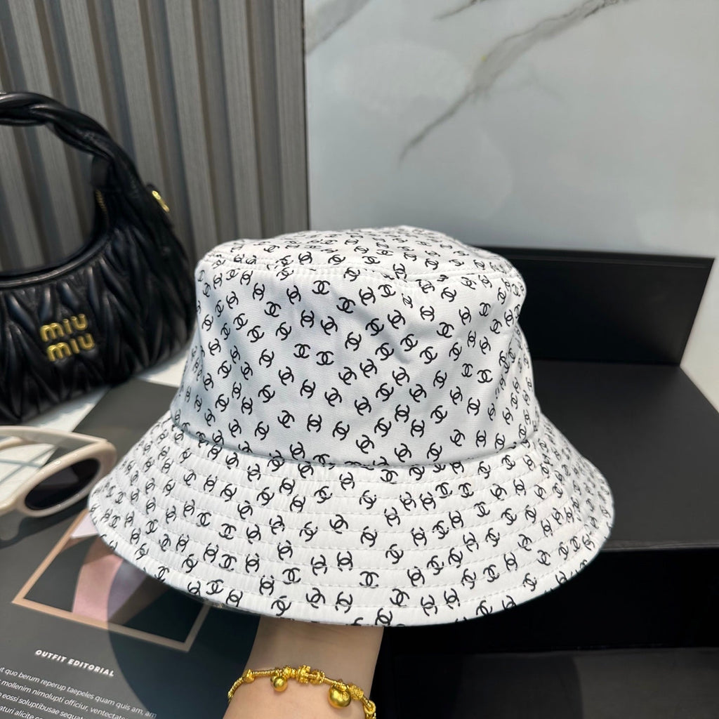 Chanel Bucket Hat White in Cloth 192004