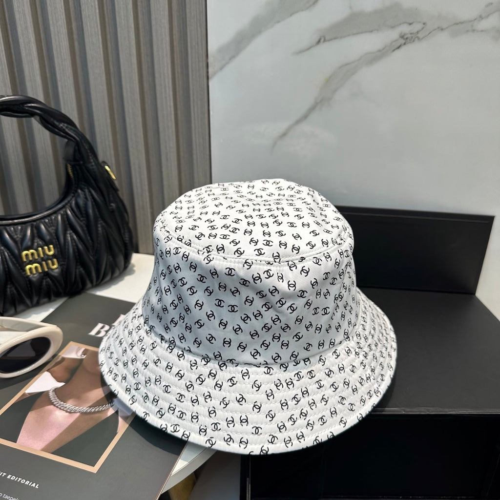 Chanel Bucket Hat White in Cloth 192004