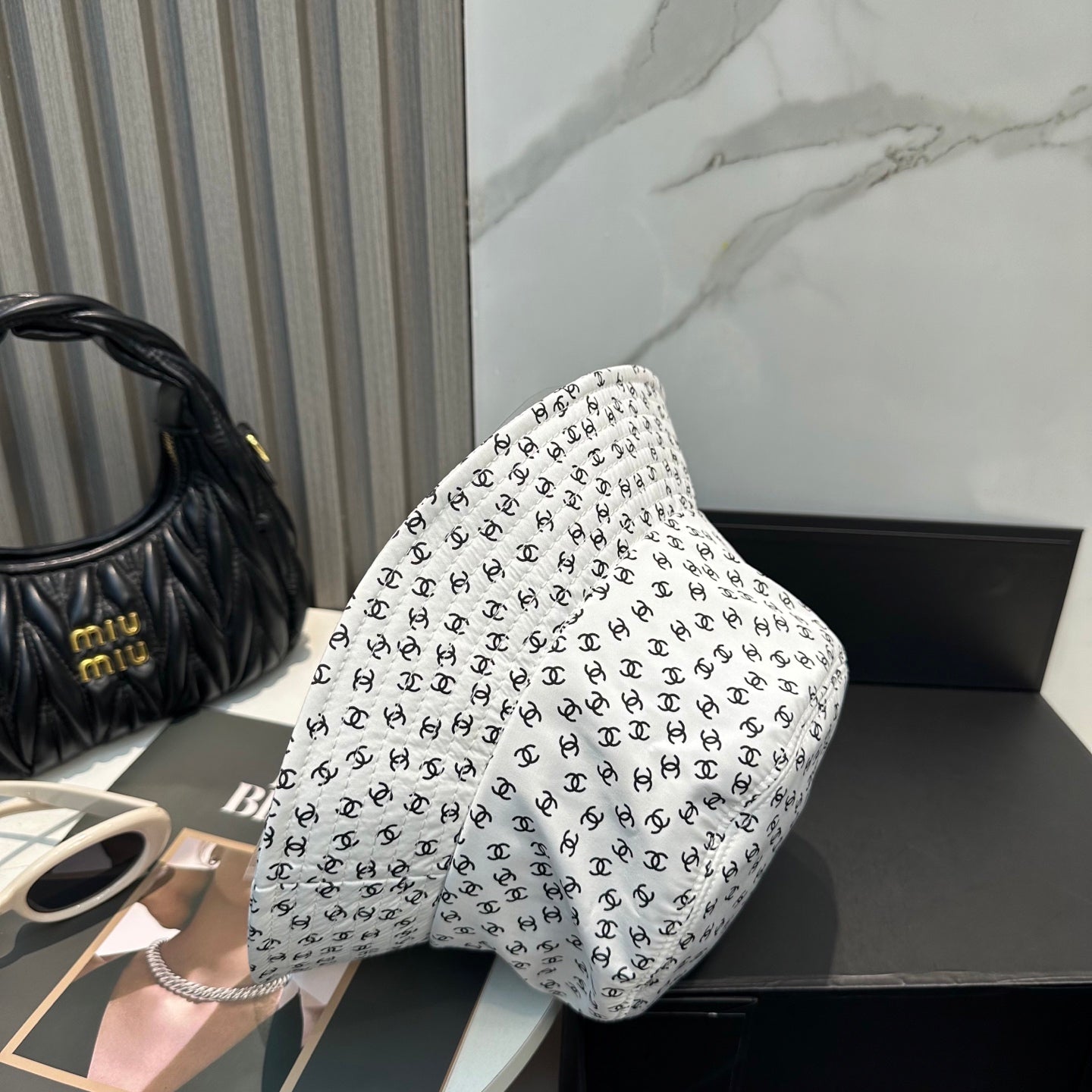 Chanel Bucket Hat White in Cloth 192004
