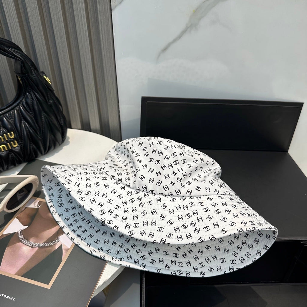 Chanel Bucket Hat White in Cloth 192004