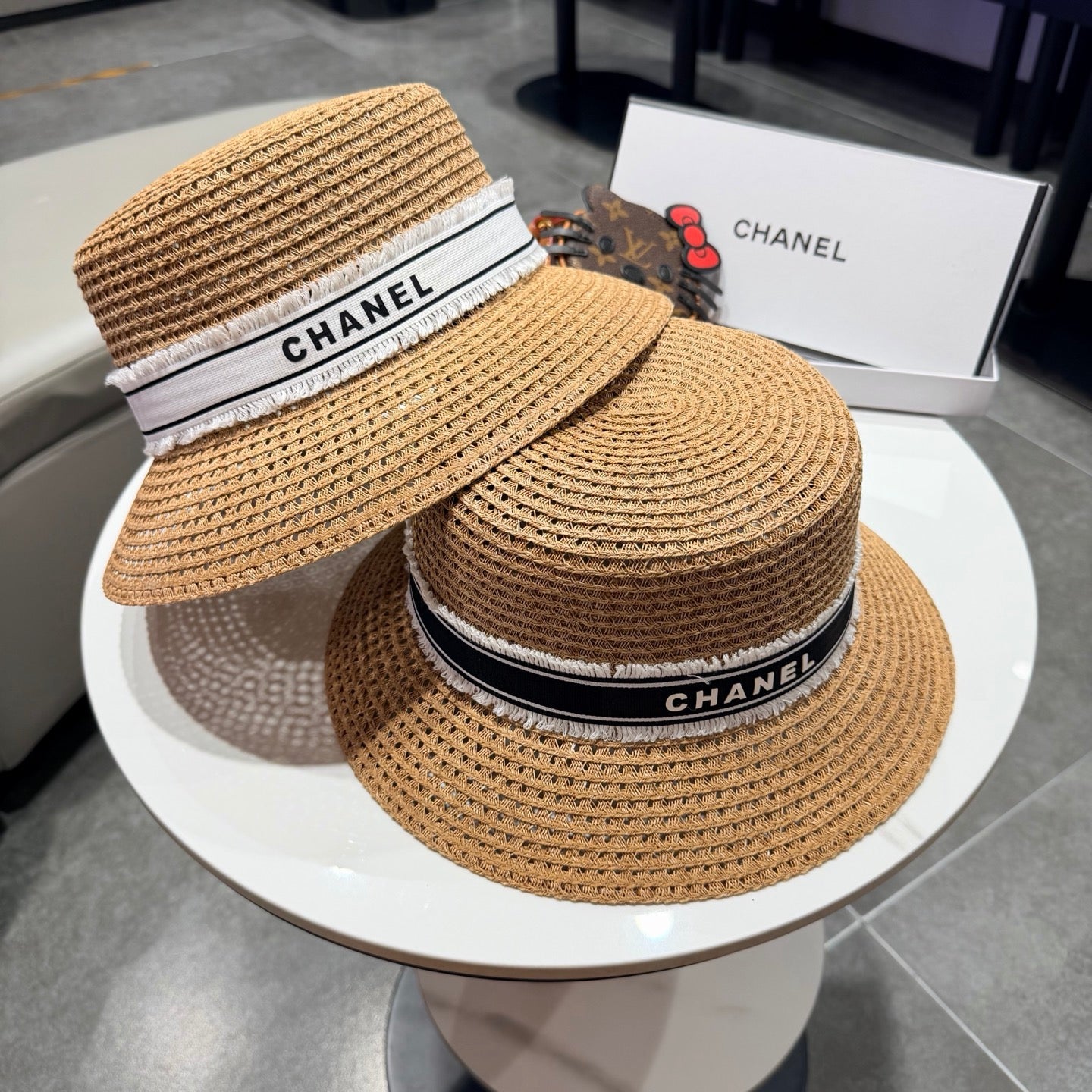 Chanel Elegant hat Camel White in Straw 197762