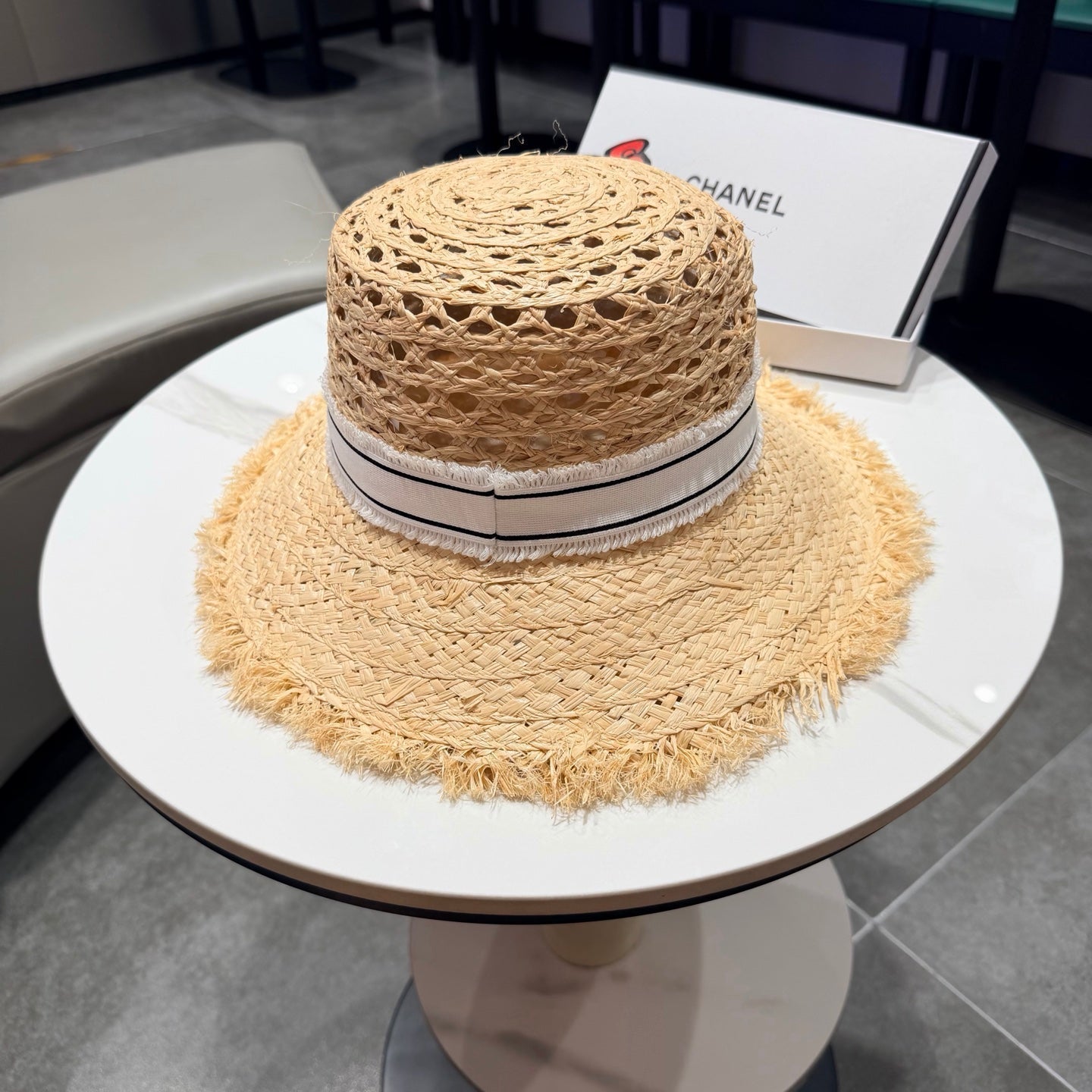 Chanel Straw hat Beige White in Raffia 197754