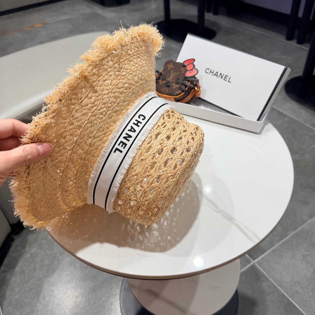 Chanel Straw hat Beige White in Raffia 197754
