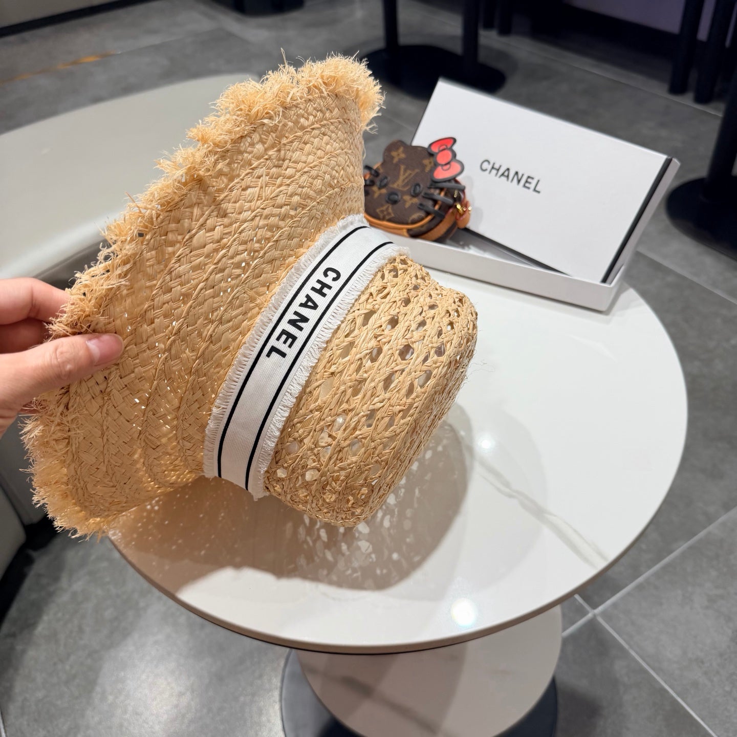 Chanel Straw hat Beige White in Raffia 197754