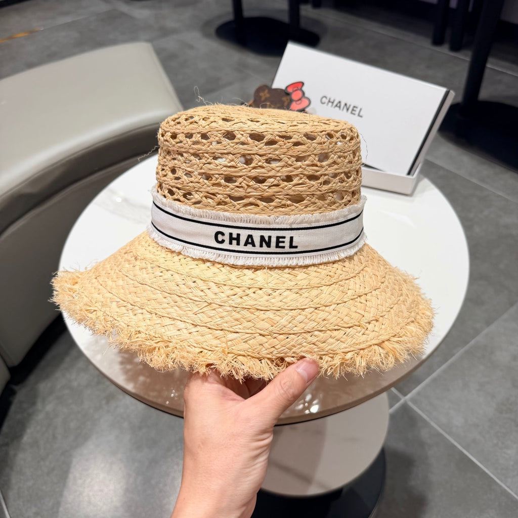 Chanel Straw hat Beige White in Raffia 197754