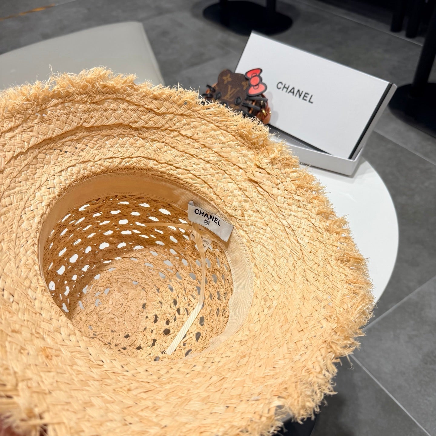 Chanel Straw hat Beige White in Raffia 197754
