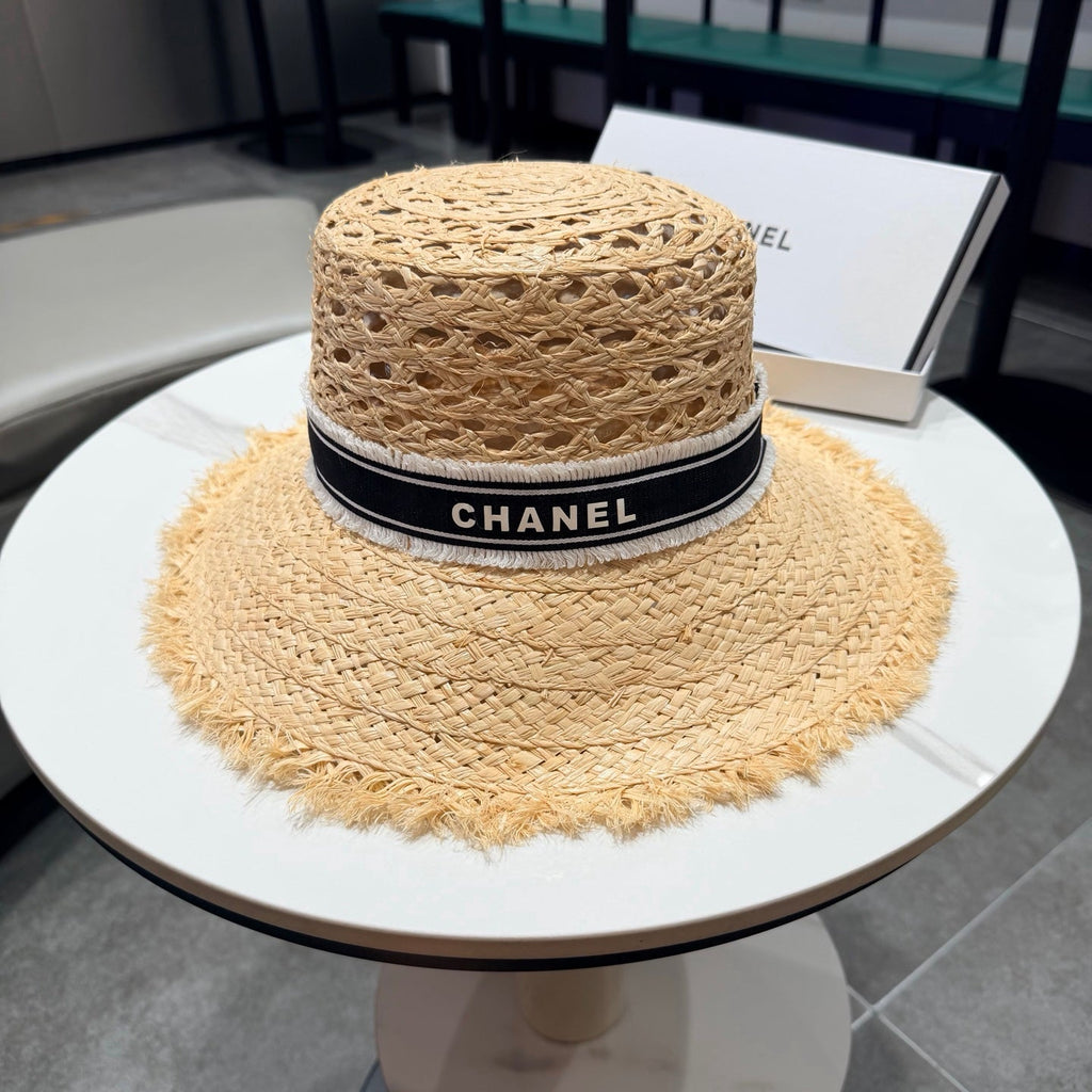 Chanel Straw hat Beige Black in Raffia 197755