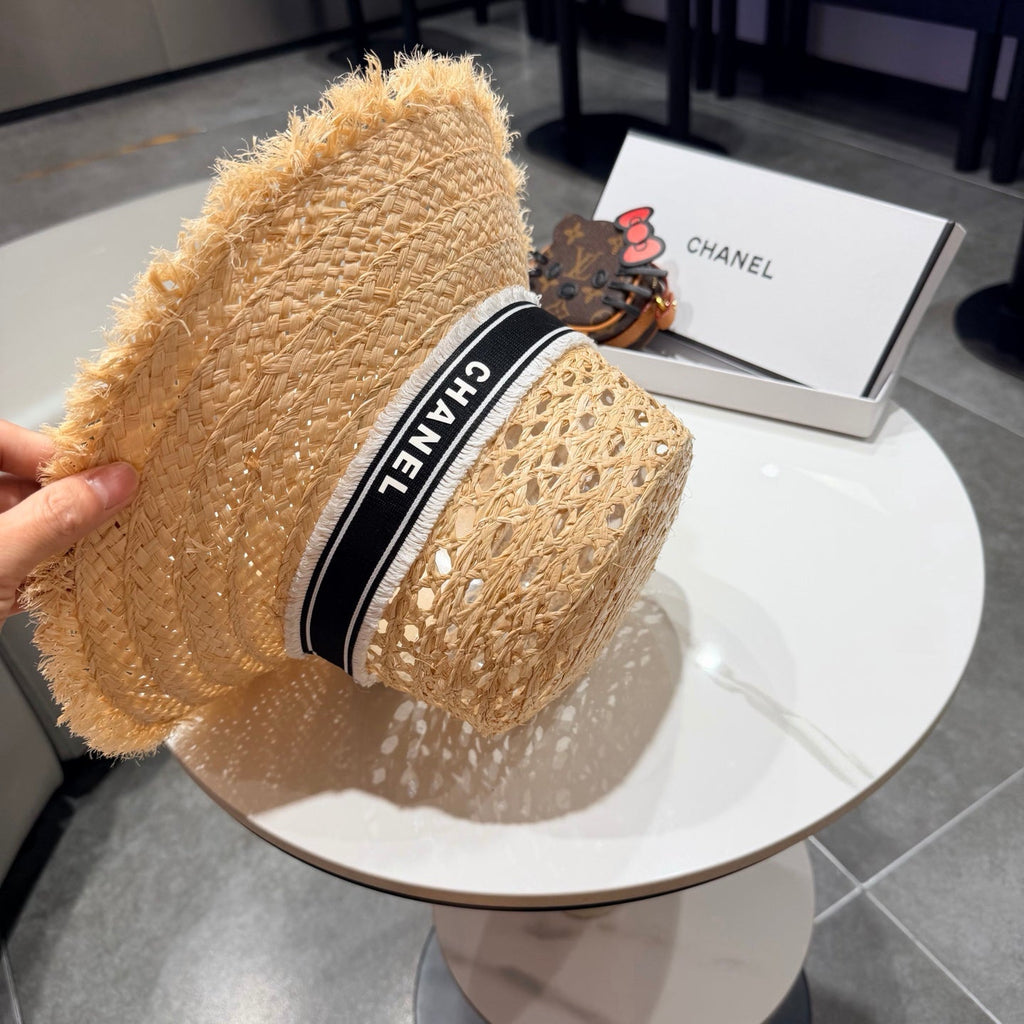 Chanel Straw hat Beige Black in Raffia 197755