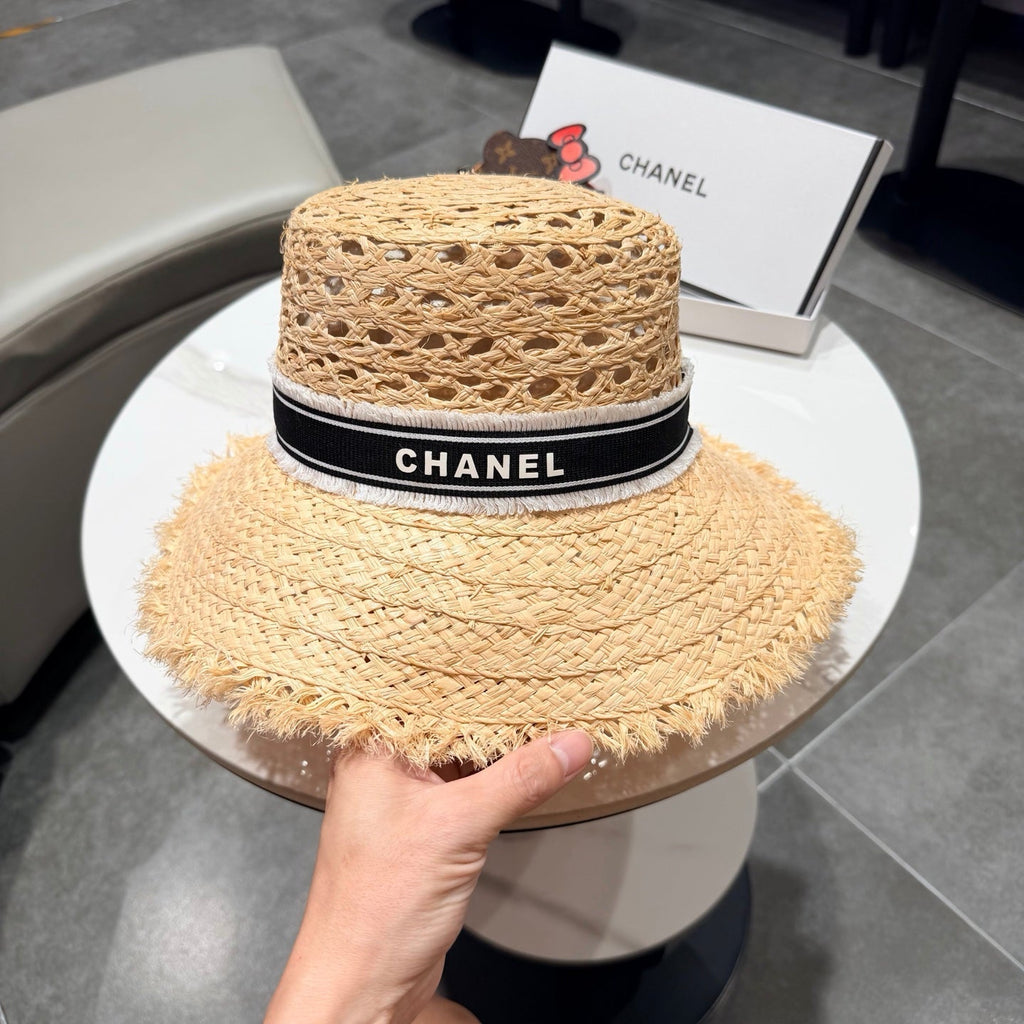 Chanel Straw hat Beige Black in Raffia 197755