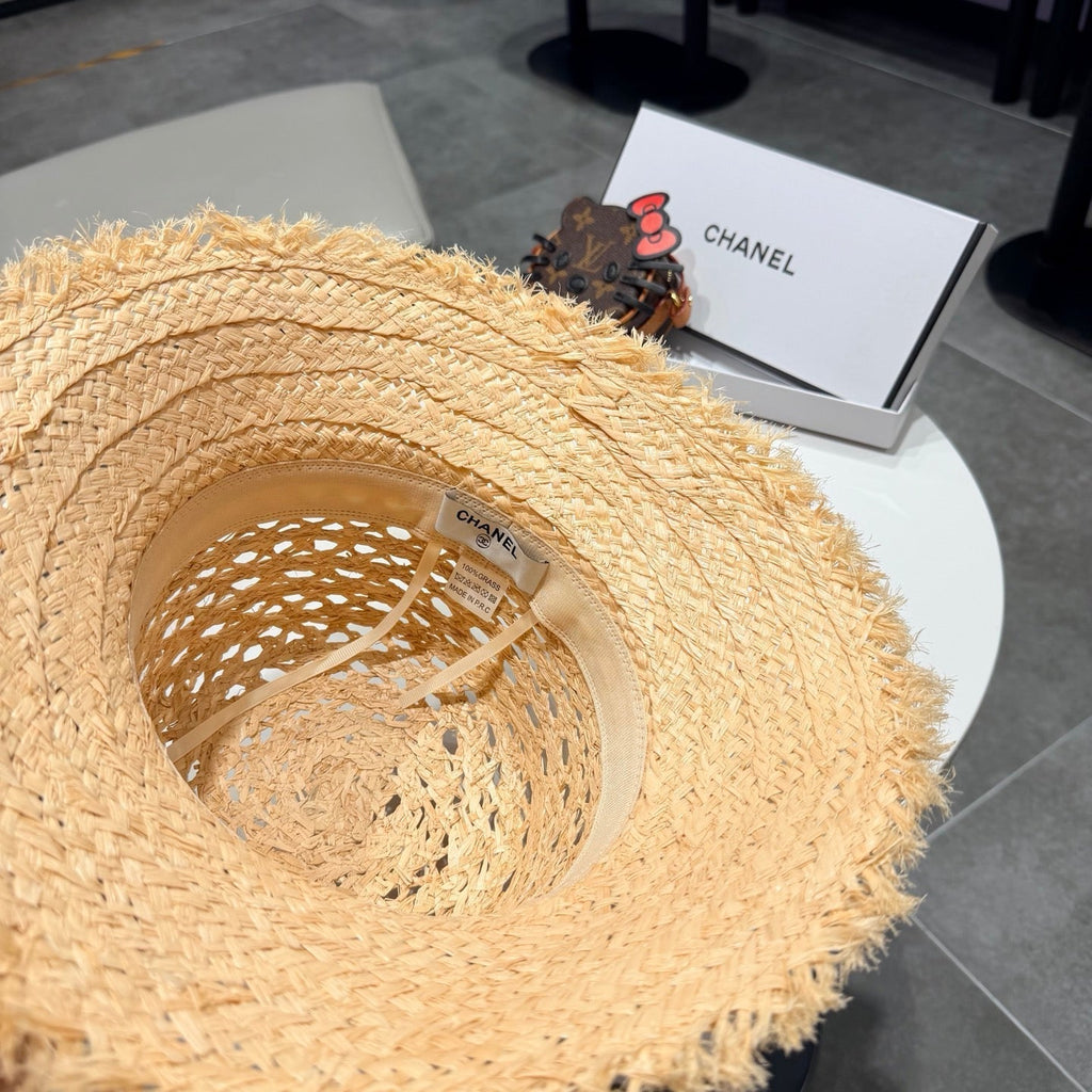Chanel Straw hat Beige Black in Raffia 197755