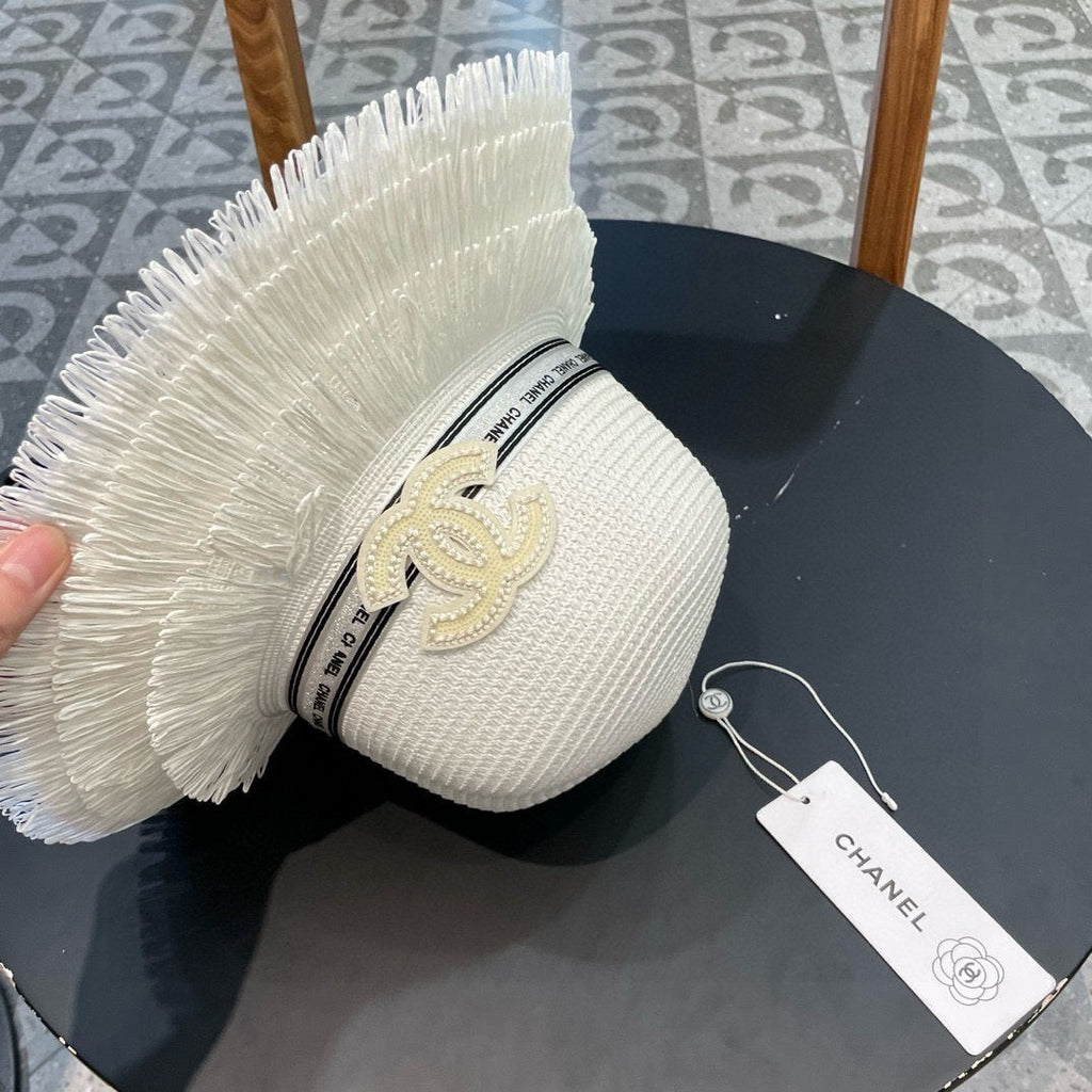 Chanel Bucket Hat White in Straw 205628