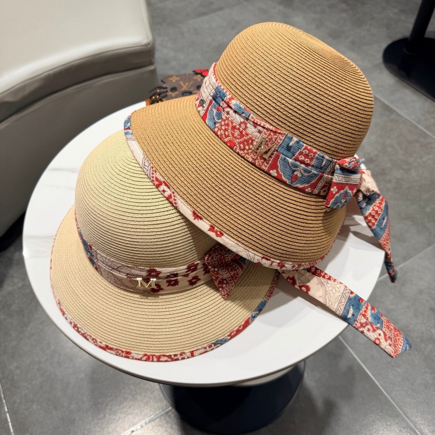 Chanel Hat with Ribbon bow Camel in Straw 205601