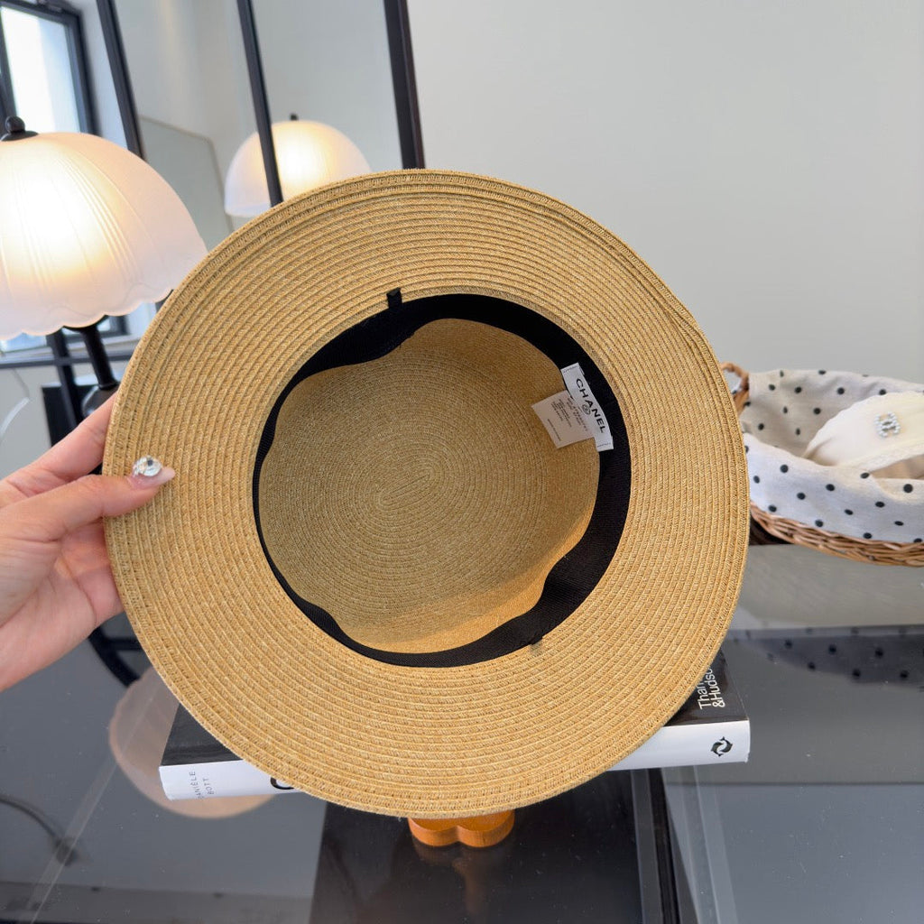 Chanel Elegant flat-top Beige Pink in Straw Hat 205393