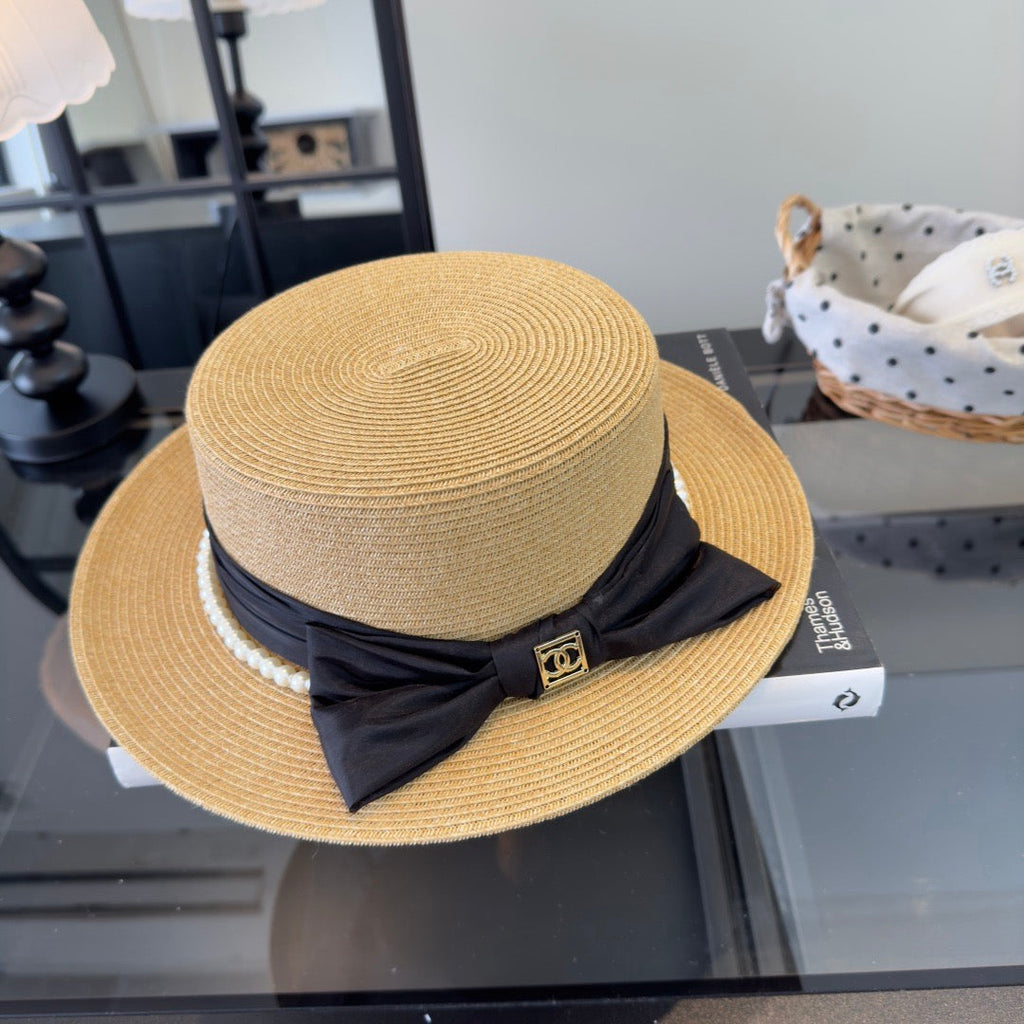 Chanel Elegant flat-top Beige Black in Straw Hat 205392