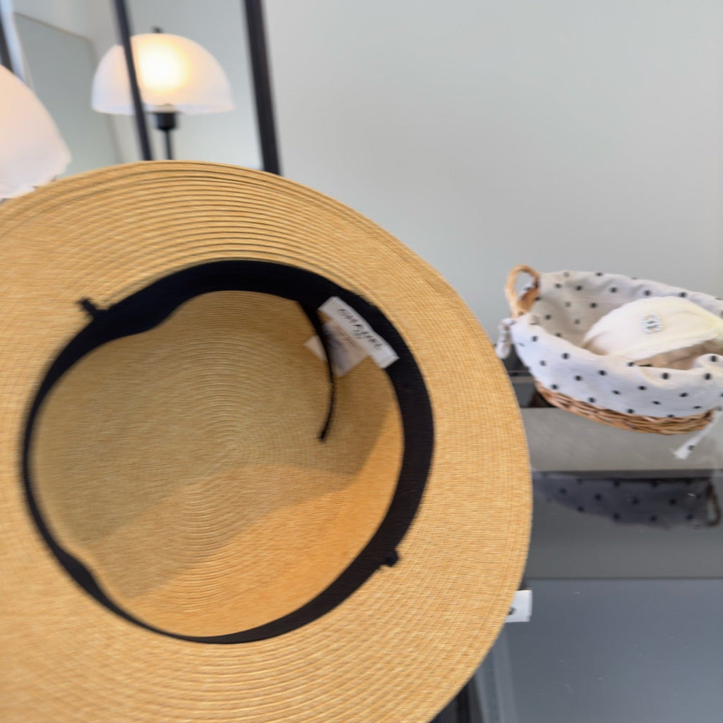 Chanel Elegant flat-top Beige in Straw Hat 205391