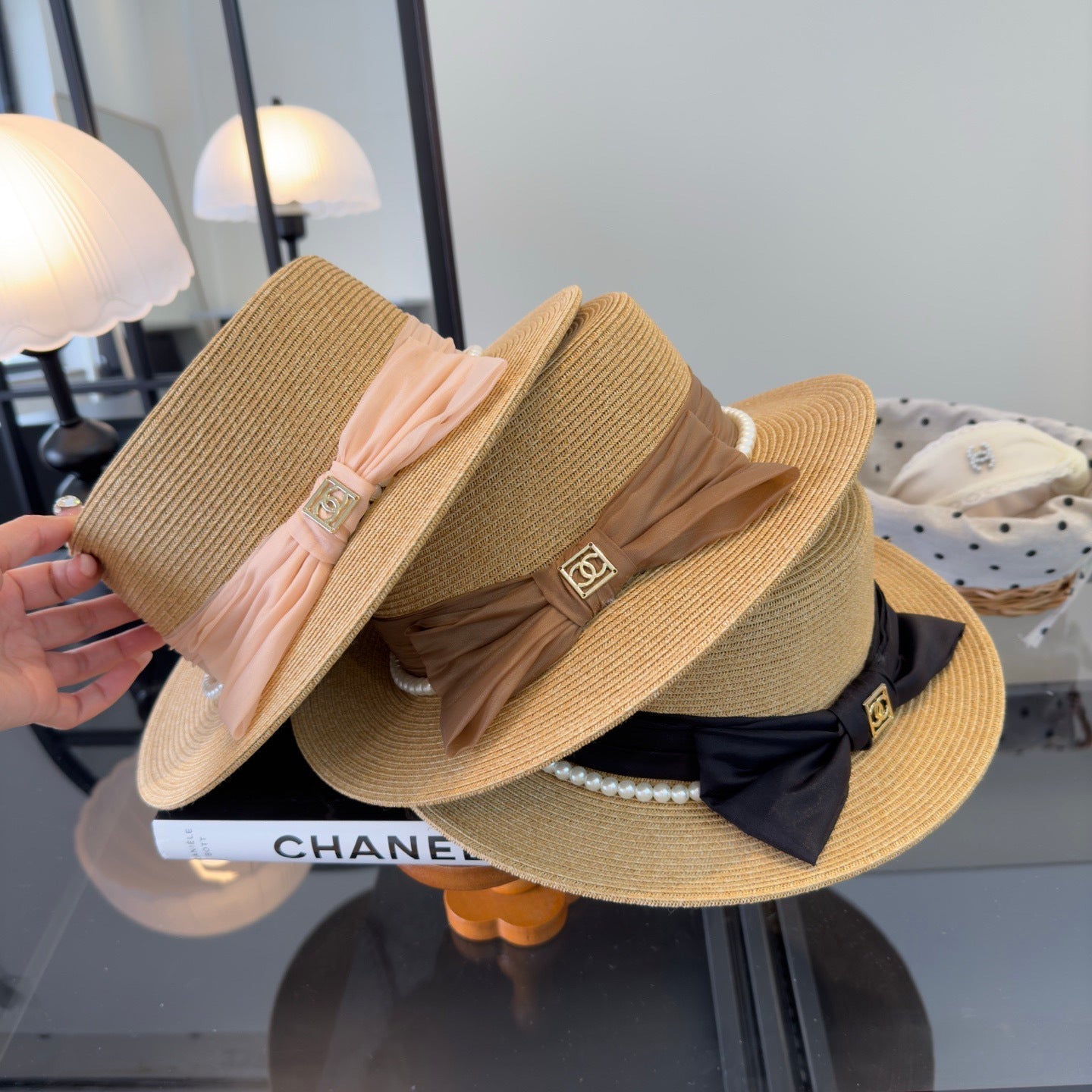 Chanel Elegant flat-top Beige in Straw Hat 205391