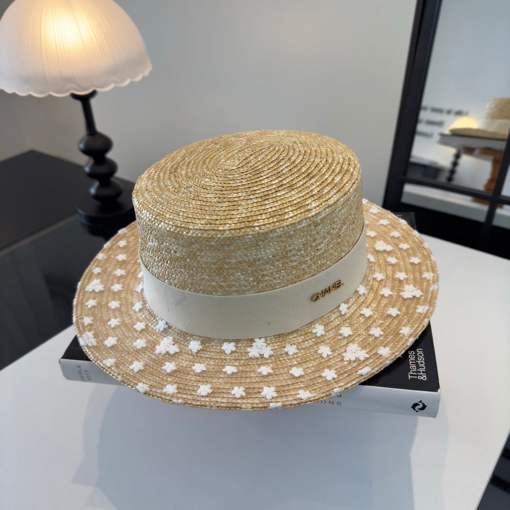 Chanel Beige White Raffia straw hat 205378