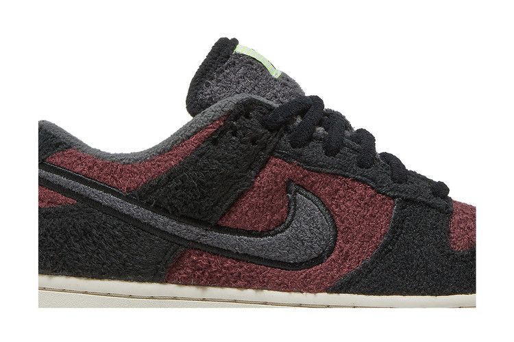Nike Dunk Low SE Fleece Pack Burgundy Crush (Women's)
