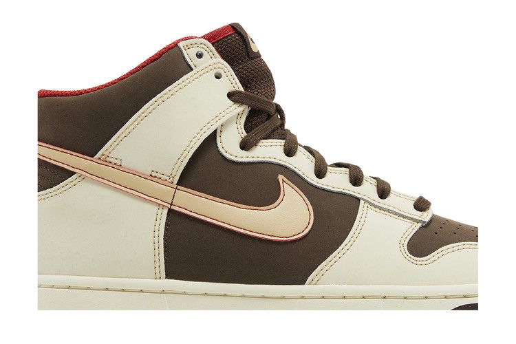 Nike Dunk High SE Baroque Brown