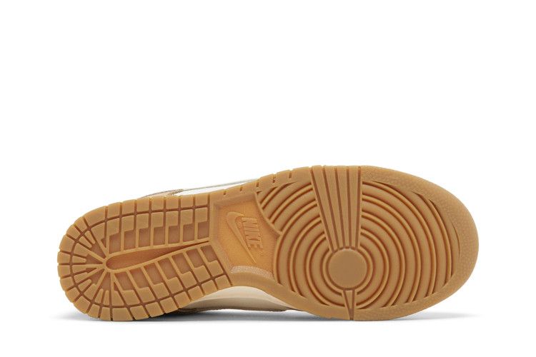 Nike Dunk Low SE Australia (Women's)
