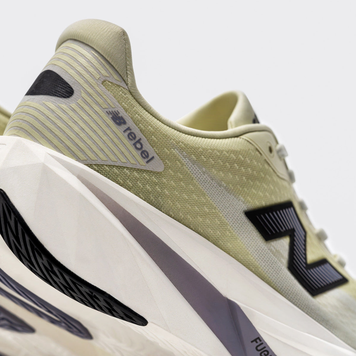 New Balance Mens Fuelcell Rebel V5 - PISTACHIO BUTTER (Wide)