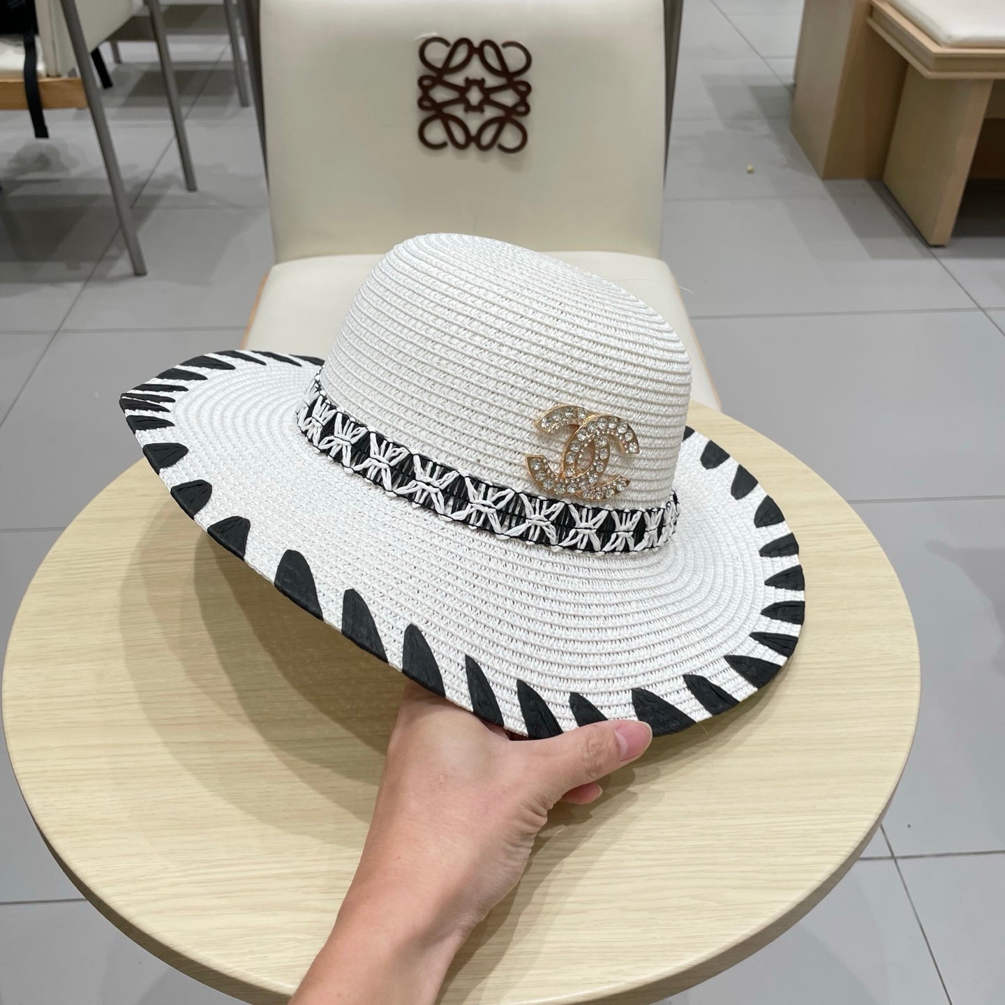 Chanel 25 White Straw Hat 197914
