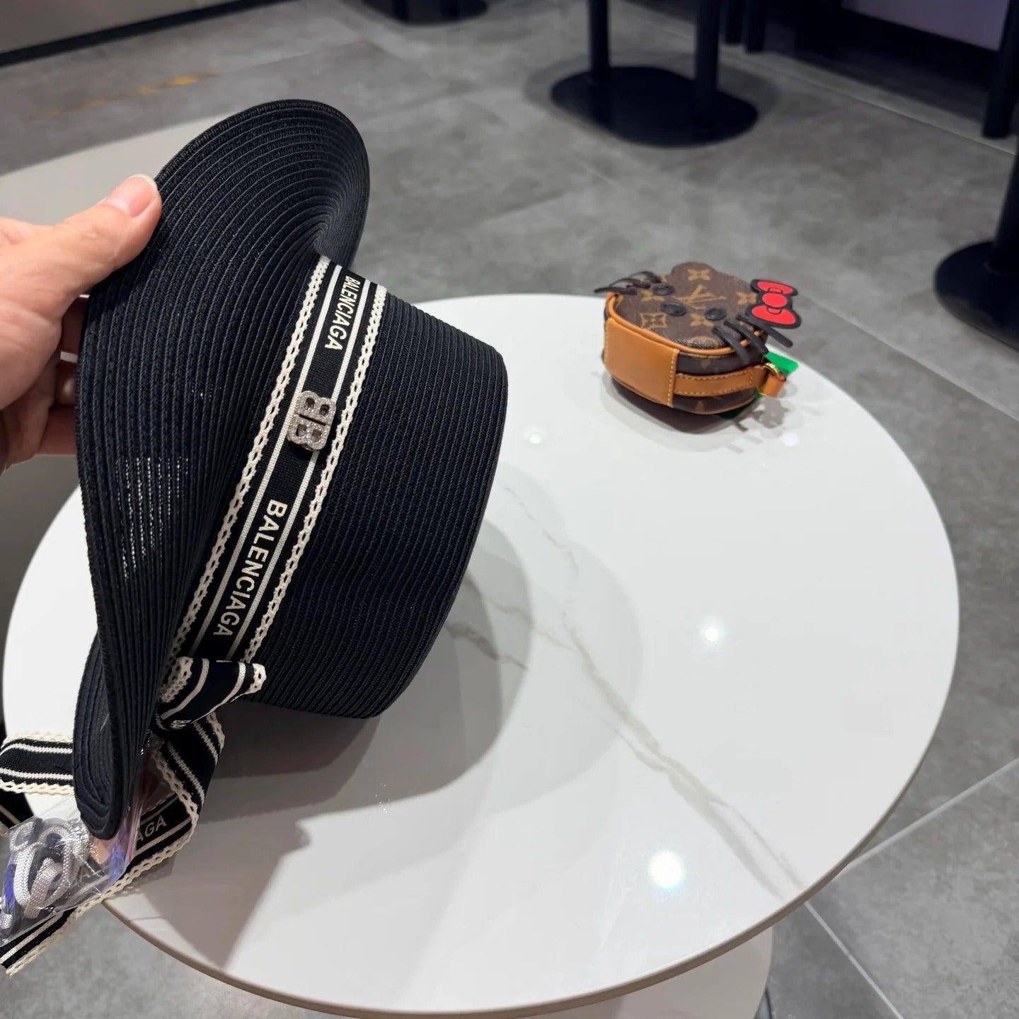 Balenciaga Flat-top Straw Hat 219134