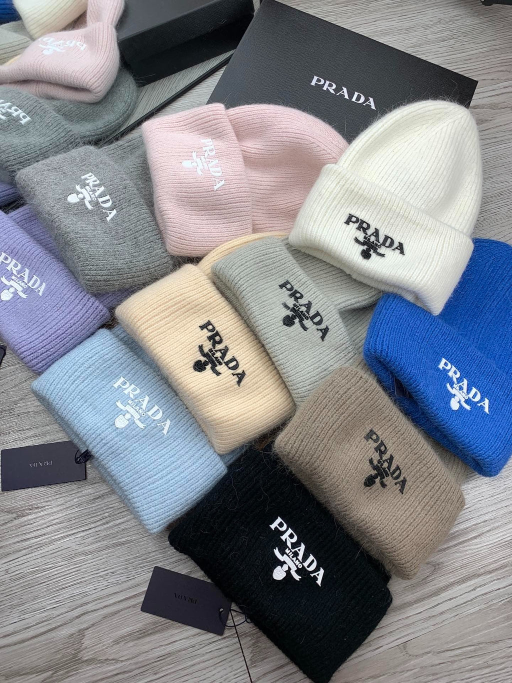 BEANIE HAT IN COBALT BLUE WOOL 108752