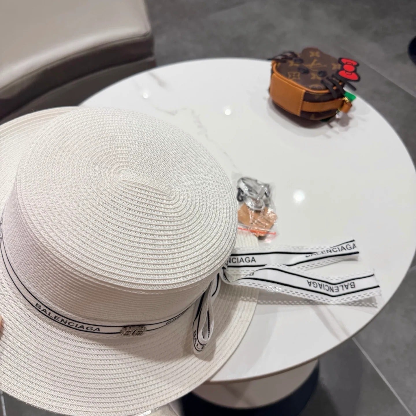Balenciaga Flat-top Straw Hat 219134
