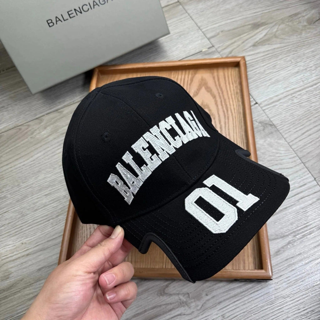 Balenciaga Logo Embroidered Baseball Cap 240587