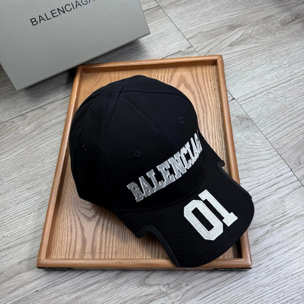 Balenciaga Logo Embroidered Baseball Cap 240587