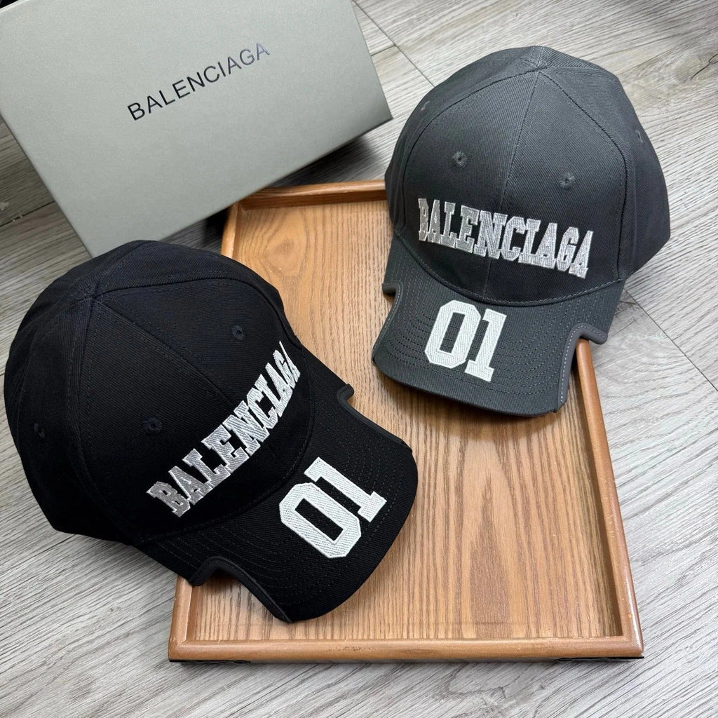 Balenciaga Logo Embroidered Baseball Cap 240587